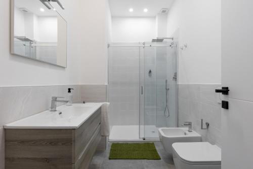 Ένα μπάνιο στο Urban Nest Artigiano House