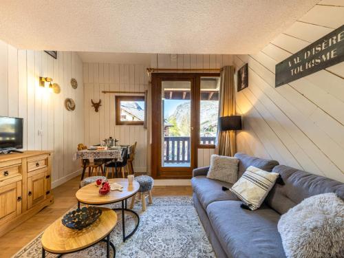 Studio agréable avec mezzanine, balcon et proche commodités à Val-d'Isère - FR-1-694-296