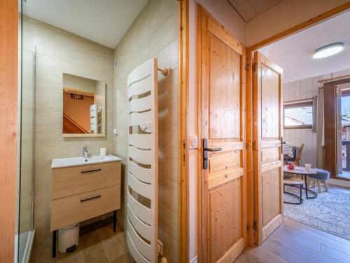 Studio agréable avec mezzanine, balcon et proche commodités à Val-d'Isère - FR-1-694-296