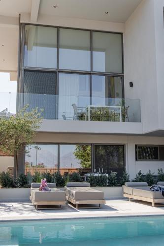 Πισίνα στο ή κοντά στο NOMIA Seaside Living