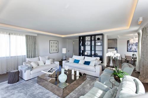 REF 1238 - Cannes Croisette - Sea view apartment for rent