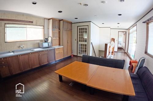 Una cocina o cocineta en IST Villa 06 Beachfront for 16