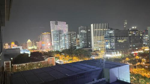 Pemandangan umum bagi Beijing atau pemandangan bandar yang diambil dari apartmen