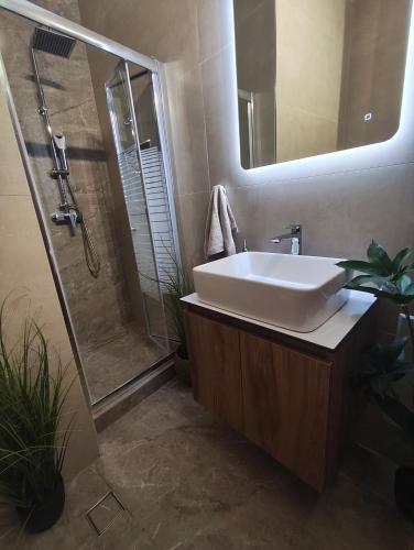 Joanna Dalatsi's Luxury House