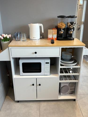 The Garden Studio - Private, Modern, Cozy, Ensuite in a Quiet Areaにあるキッチンまたは簡易キッチン