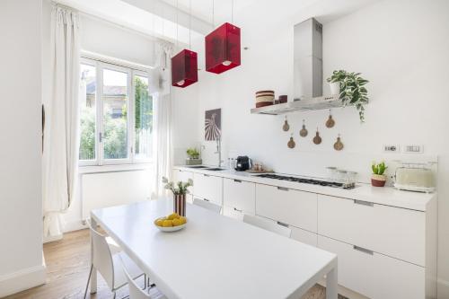 Easylife - Milano - Vigoni 7 - Santa Sofia
