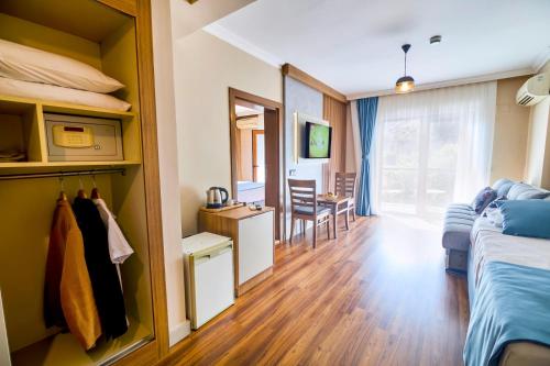 Гостиная зона в Dalyan Caria Luxury Hotel