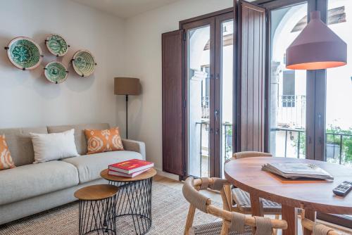 Los Patios de Feria - Jacarandas