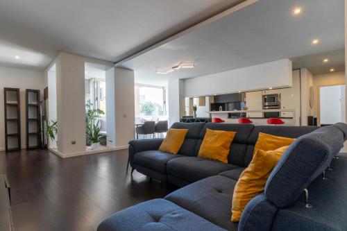 Spacious 2BR en suite, downtown Porto