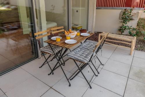 Urban Martinho by House and People