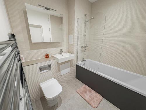 Bilik mandi di Bright & Cozy in Chelmsford