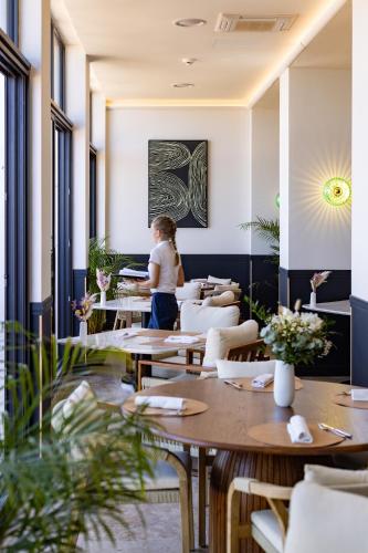 Χώρος καθιστικού στο Les Vagues Hotel & Spa