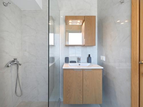 Modern Home with Office, 2' from Monastiraki Metro