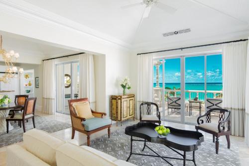 Area soggiorno di The Palms Turks and Caicos