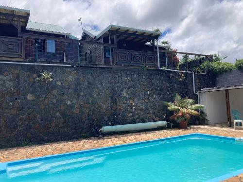 Les Bungalows les Vanilliers, Sud Sauvage avec piscineの敷地内または近くにあるプール