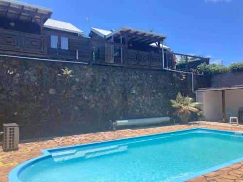 Les Bungalows les Vanilliers, Sud Sauvage avec piscineの敷地内または近くにあるプール