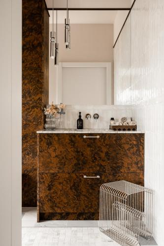 Una cocina o cocineta en JURATA LIDO EXECUTIVE SUITE by JWPM