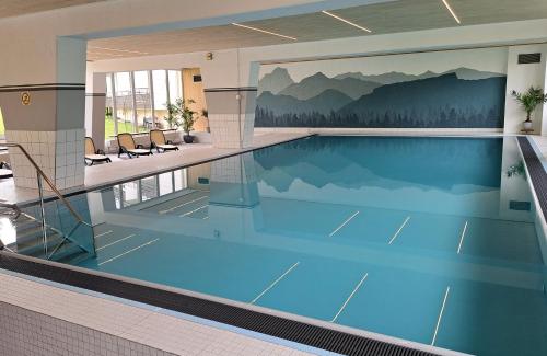 Piscina di Familienhotel Kleinwalsertal o nelle vicinanze