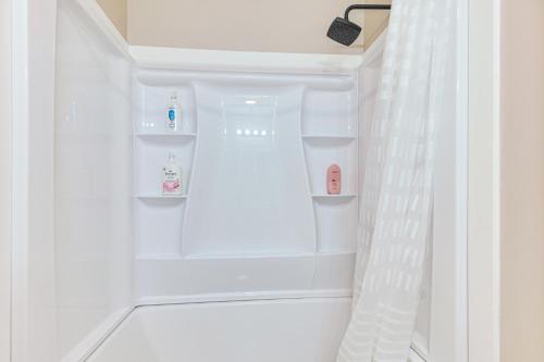 Koupelna v ubytování Walk to Bolton Valley Resort Condo with Mtn Views!