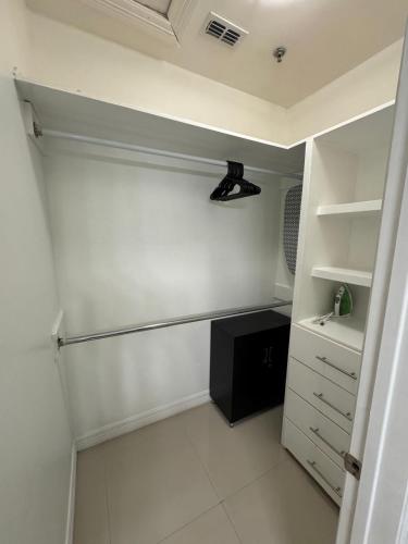 Φωτογραφία από το άλμπουμ του Luxe 3BR & 2BA Condo Near Airport & Shopping Mall σε Μακάλεν