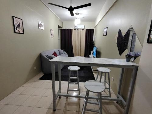 Fotografie z fotogalerie ubytování Firza Suite v destinaci Gua Sai