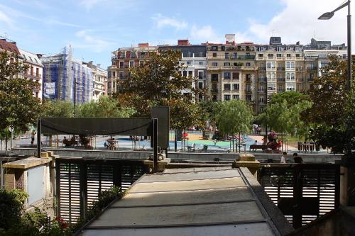 Quiet flat near Zurriola beach