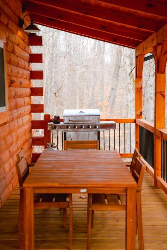 Μπαλκόνι ή βεράντα στο Memories at Hillside A Modern Cabin Hocking Hills