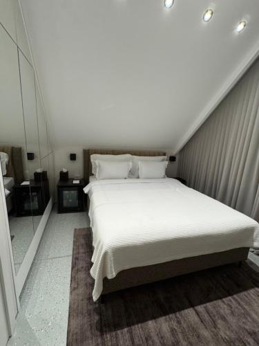 Gallery image of Garden Hill Mitrovac na Tari in Mitrovac