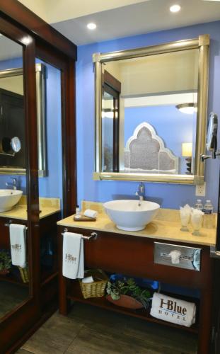 Hotel HBlue Centroにあるバスルーム