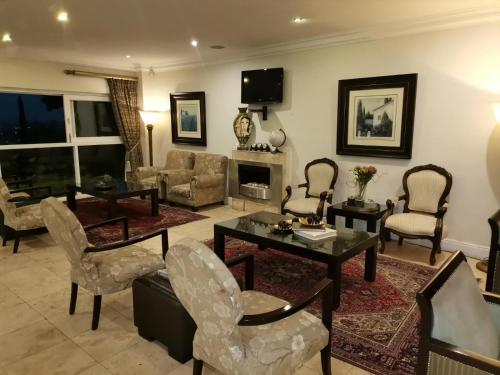 Χώρος καθιστικού στο 131 on Herbert Baker Boutique Hotel