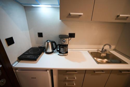 Hera Elegant Suite by Zeus Suites