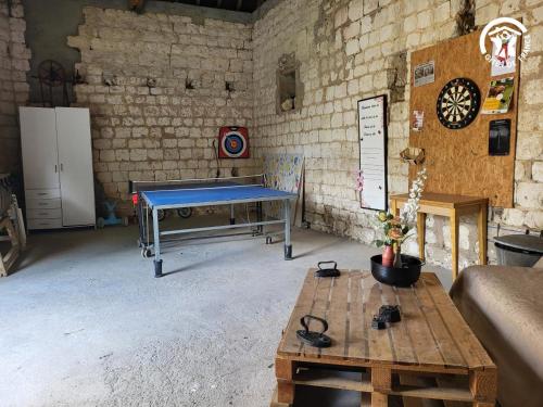 Πινγκ πονγκ στο Ferme de la Porte en Aix ή εκεί κοντά