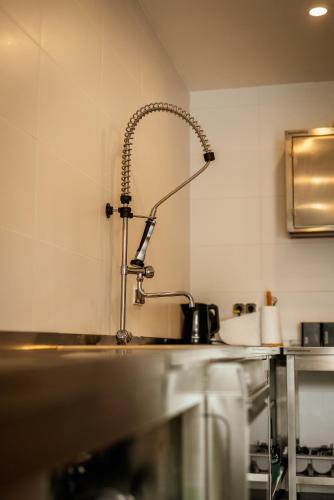 Gambar di galeri bagi Las Apartamenty - z pomostem i prywatnym dostępem do jeziora di Borowy Młyn