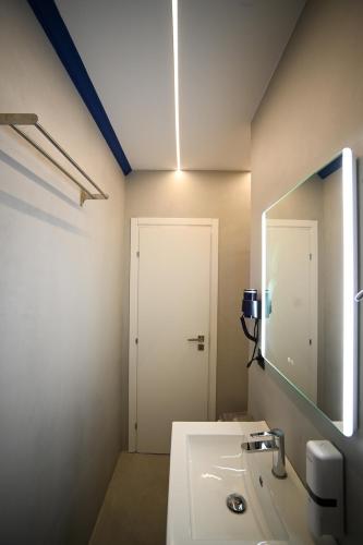 Zeus Elegant Suite by Zeus Suites
