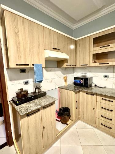 Kuchyň nebo kuchyňský kout v ubytování Bright apartments prime location and easy access 2