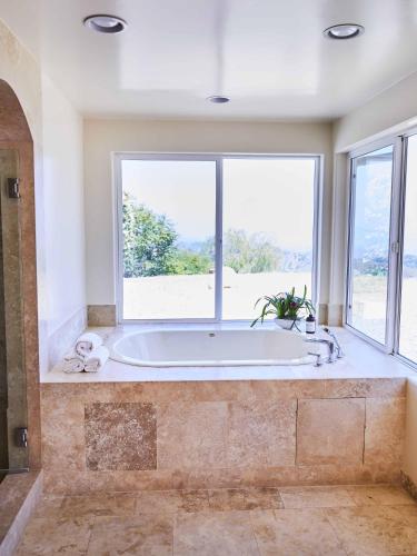 Bagno di Oja Mountain Ridge