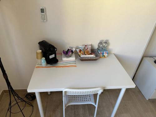 Příslušenství pro přípravu čaje a kávy v ubytování La casa di Anna