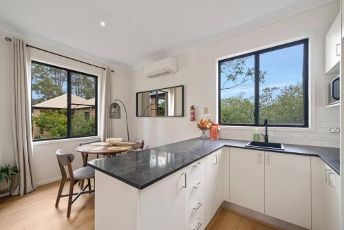 Η κουζίνα ή μικρή κουζίνα στο Hunter Valley Prime Getaway