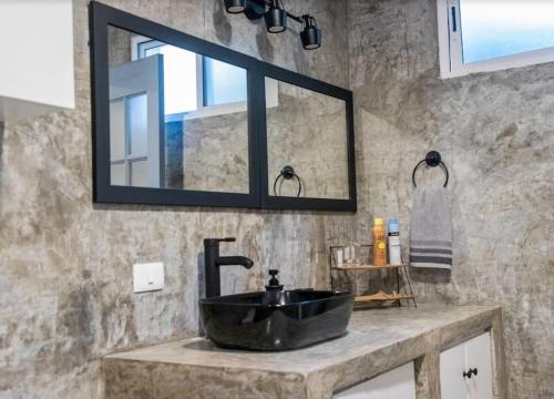 Køkken eller tekøkken på CasaBella- Private Villa-6 Bed 6 Bath-Beachwalk