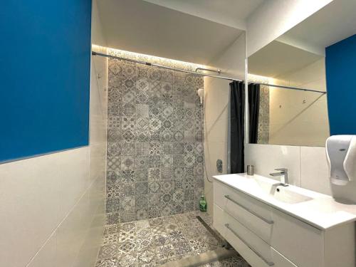 O baie la Engadin's Central Rooms in Old Town