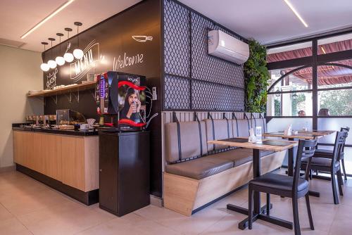 Hotel Marborにあるレストランまたは飲食店