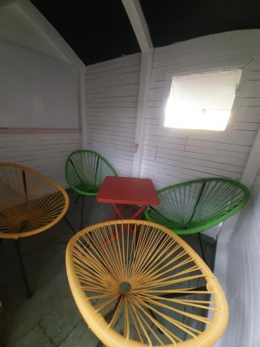 Imagen de la galería de A la Volette, chambres d'hôtes, 2 à 6 personnes, linge et petit déjeuner inclus, jeux-cabanes pour enfants,, en Pouillé