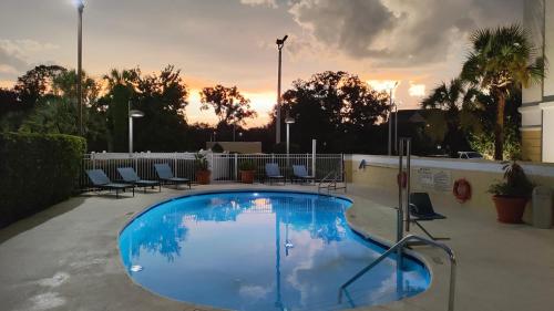 Bazén v ubytování Hampton Inn & Suites - Ocala nebo v jeho okolí