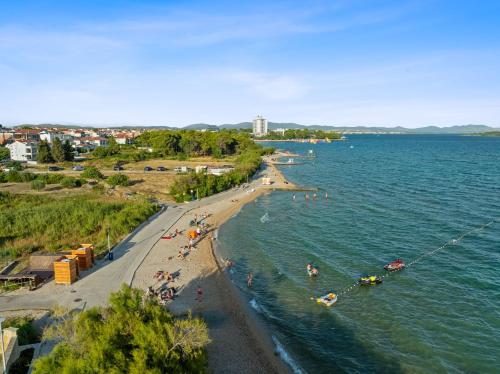 Apartments with parking space Vodice - 15544