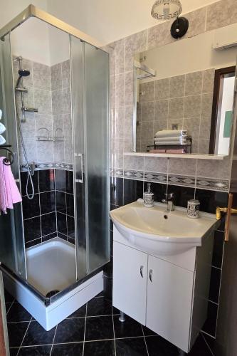 Apartments with parking space Buici, Porec - 24819