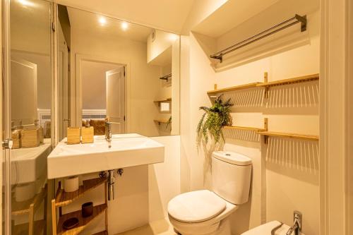 Duplex with Terrace, Comfort in Downtown Lisboa