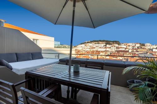 Duplex with Terrace, Comfort in Downtown Lisboa