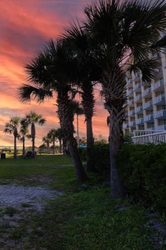Ocean Front Dunes Village Resort YEAR LONG Water Parks 3 Bd 2 Ba Condo photo 80