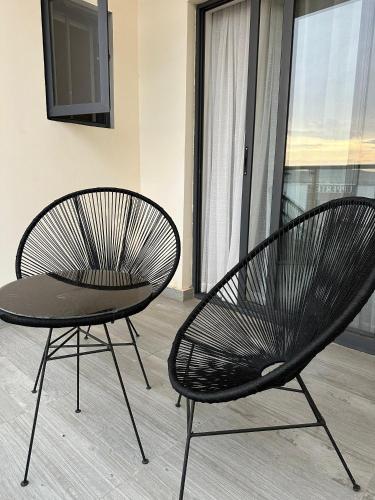 Imagen de la galería de Cozy 2BR Near Banex Plaza Fast WiFi, en Mobushipe