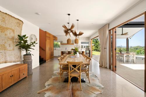 Μπαλκόνι ή βεράντα στο Lennox Estate with Pool, Tennis court, Gym & Sauna